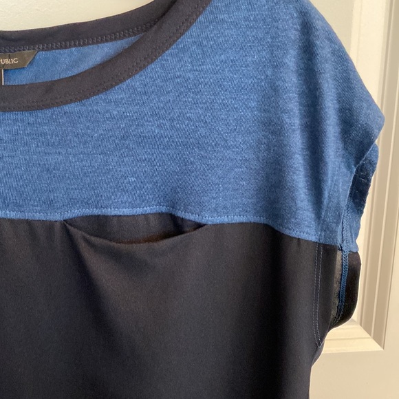 Banana Republic Mixed Media Top - Picture 2 of 7